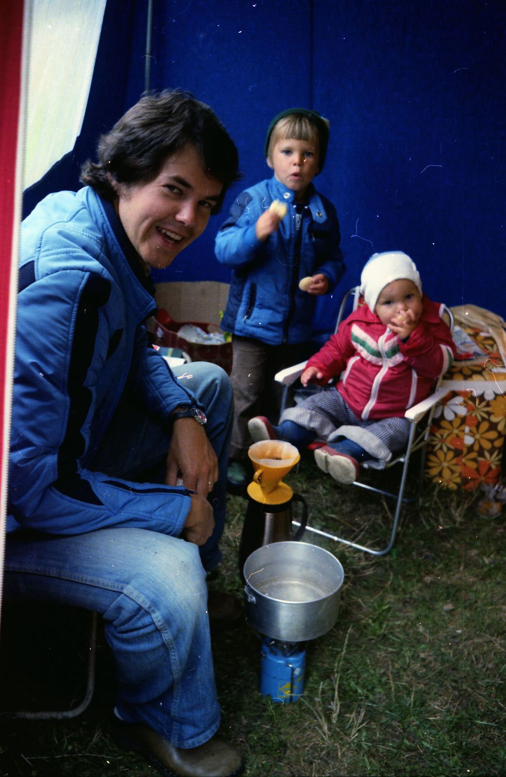 Bertil, Johan och Thomas. Tältning någonstans i Sverige