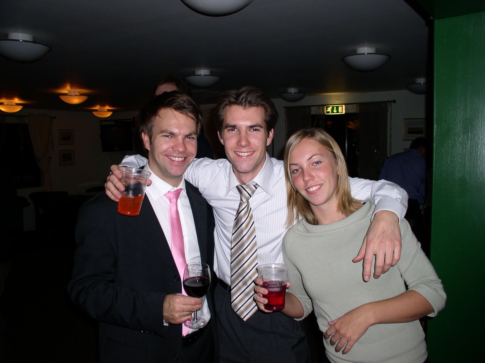 Thomas, Björn och Jenny firar Johan 30 år.