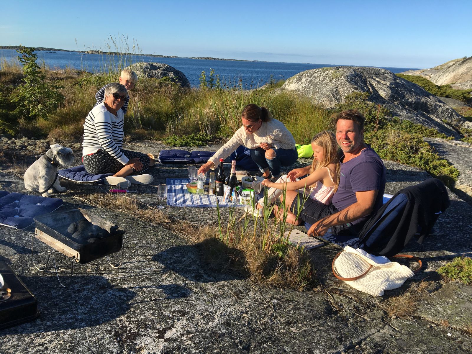 Harry, Lisbeth, Erik, Ylva, Ida, Thomas på båtsemester.